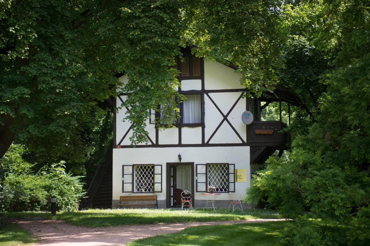 Chateau Loucen Garden Retreat Екстер'єр фото
