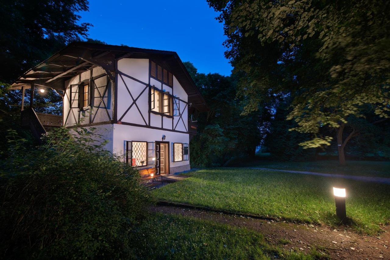 Chateau Loucen Garden Retreat Екстер'єр фото